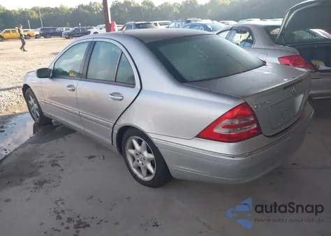 2003 Mercedes-Benz C 240 z USA, uszkodzony, nr VIN WDBRF61J53F422376